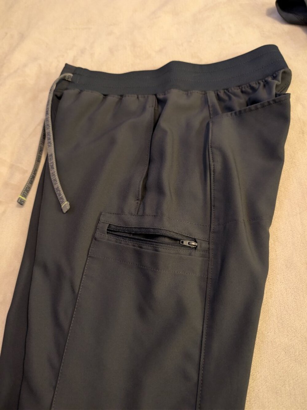 Laundu Forward Gray Scrub Set - Picture 3 of 5